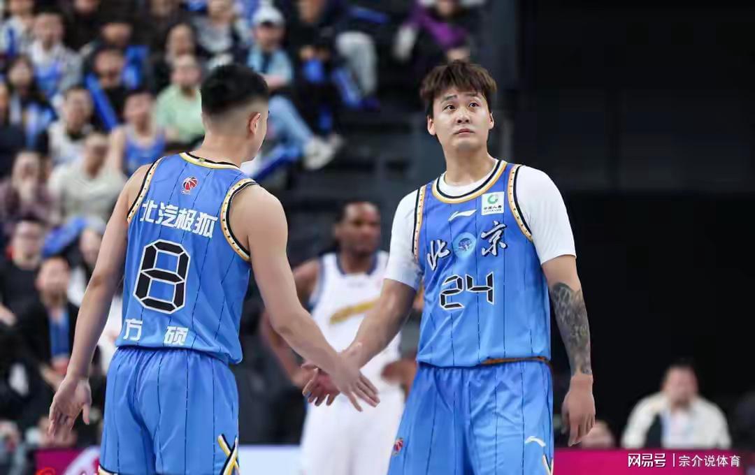 罗马诺：纽卡接近签下阿贾克斯18岁中场斯图尔，总价超2500万欧